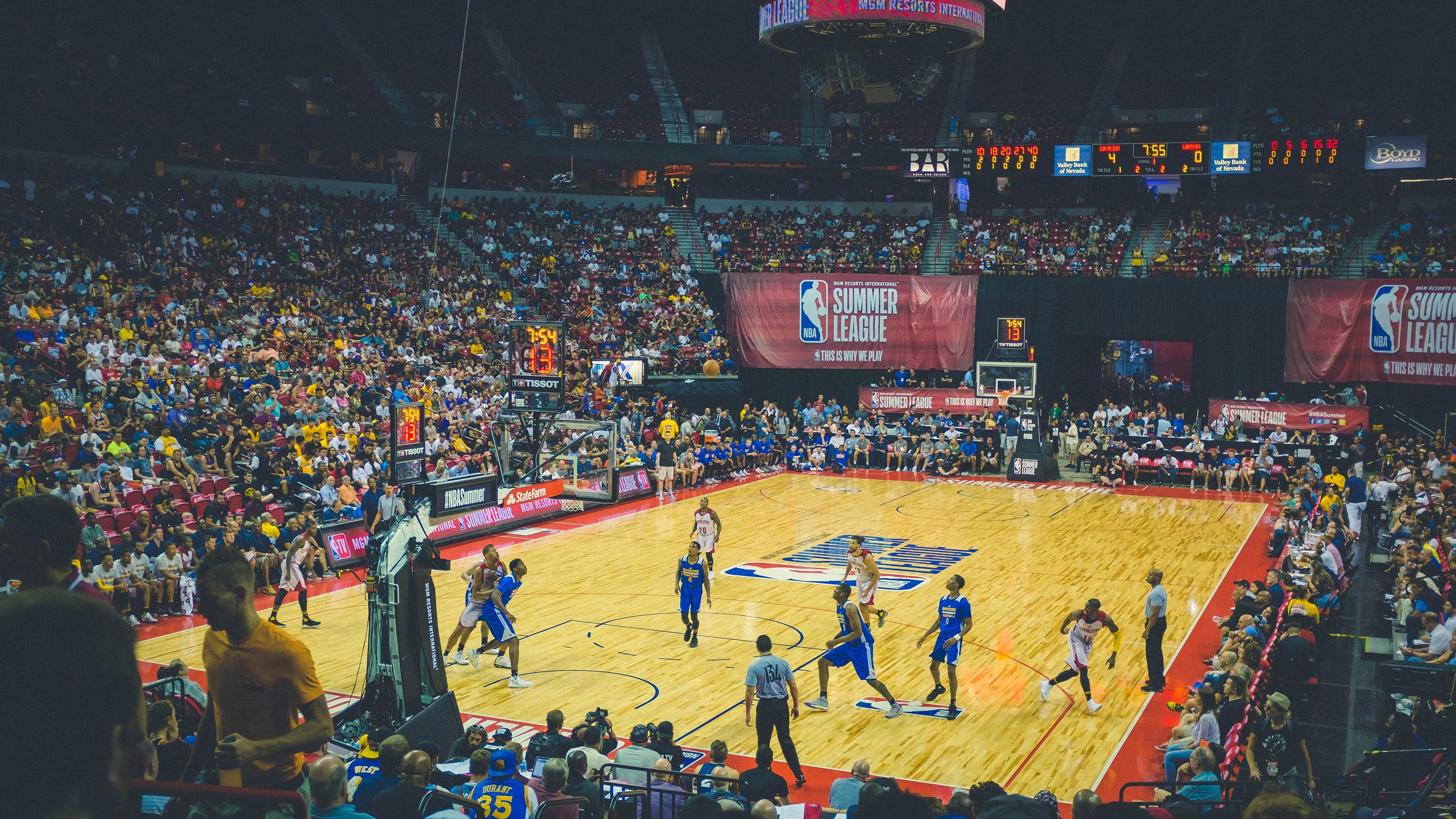 爱游戏官网首页-城市篮球联赛加入高校联队提升比赛竞技水平与观赏体验，市级篮球联赛