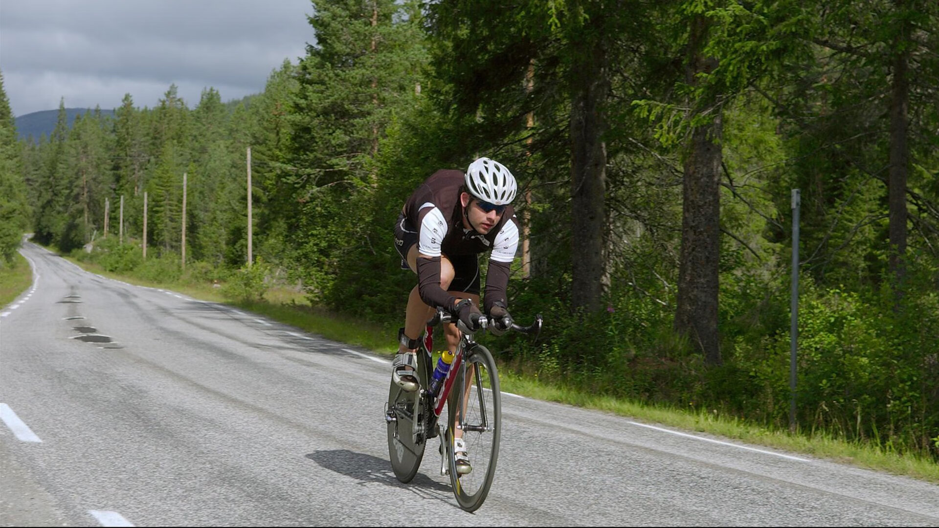 布克强调每场比赛都必须全力以赴，布克最近比赛